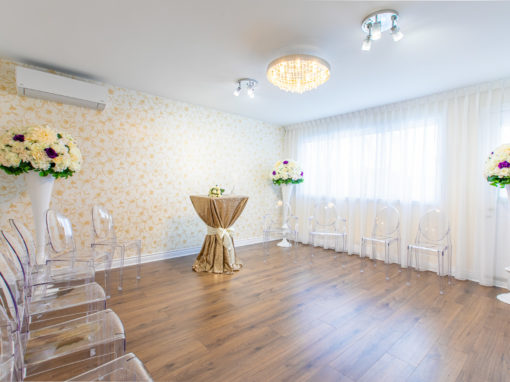 notaire montreal notary laval Longueuil celebration civil marriage courthouse celebrant de mariage civil palais de justice wedding officiant civil union Quebec celebration ceremony room hall salle de mariage pour celebration de mariage Laval-notaire-montreal-mariage-civil.jpg