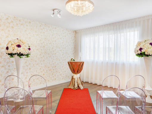 notaire montreal notary laval Longueuil celebration civil marriage courthouse celebrant de mariage civil palais de justice wedding officiant civil union Quebec celebration ceremony room hall salle de mariage pour celebration de mariage notary-montreal-civil-marriage.jpg